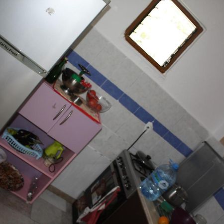 Guesthouse Benardo ซารานเดอ ภายนอก รูปภาพ