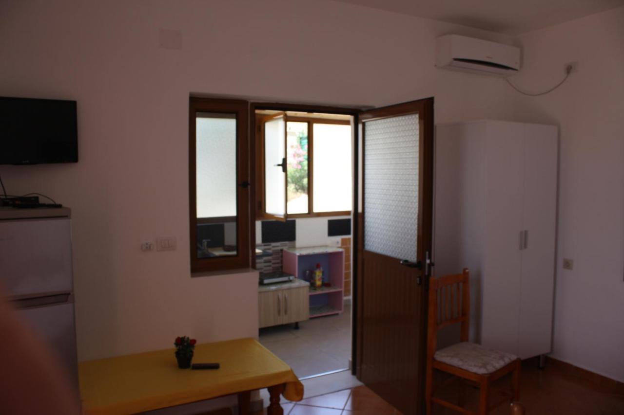 Guesthouse Benardo ซารานเดอ ภายนอก รูปภาพ